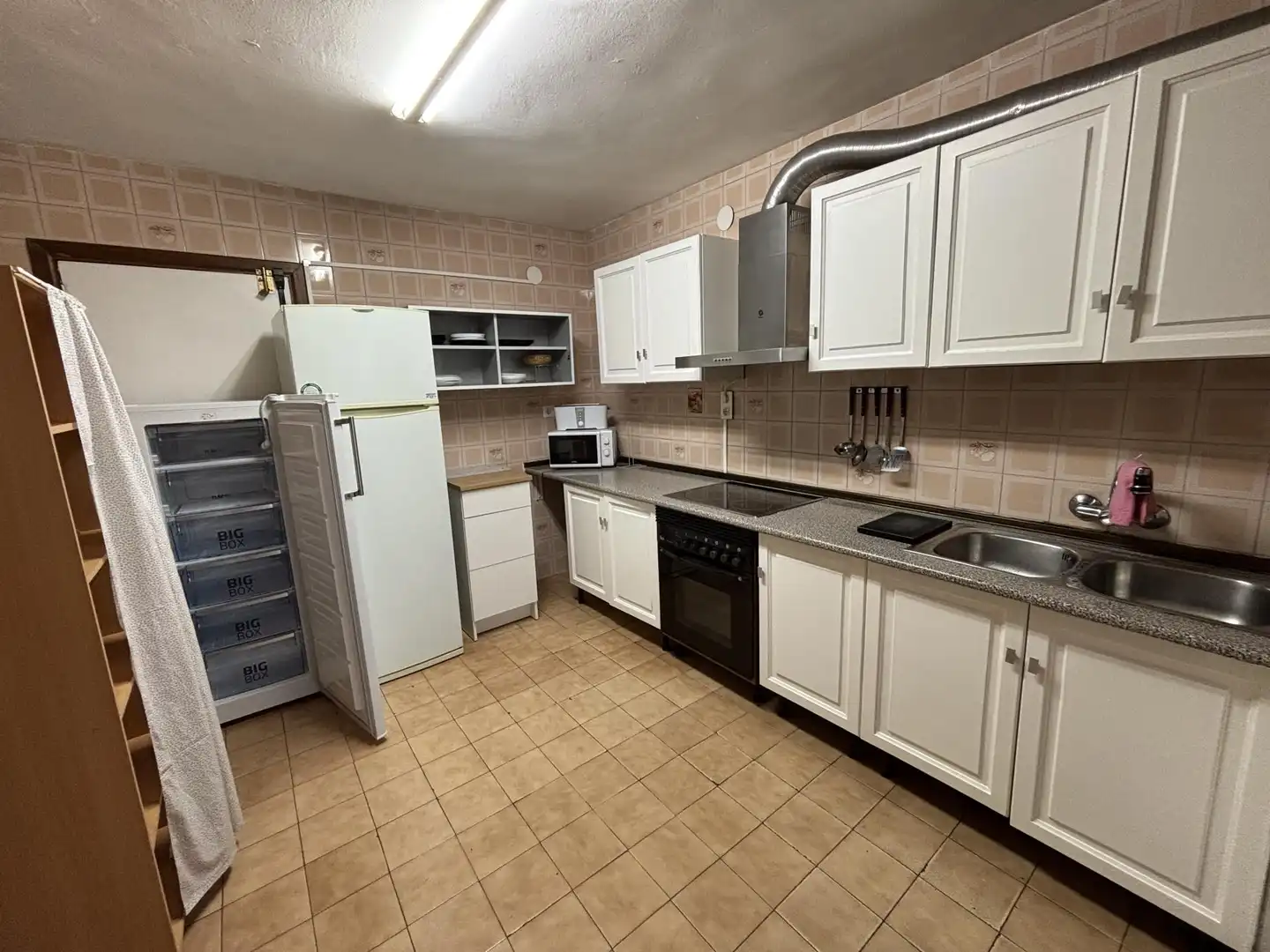 Piso de alquiler en Calle Cardenal Parrado, 25, San Francisco Javier Cocina de Piso de alquiler en Granada con Aire acondicionado, Calefacción y Parquet