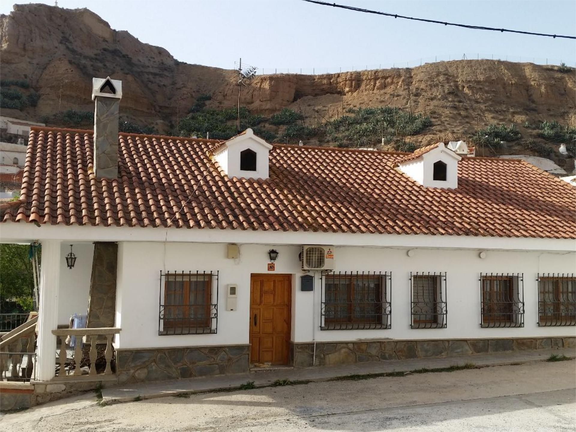 Vista exterior de Casa o xalet en venda en Gorafe amb Aire condicionat, Terrassa i Balcó