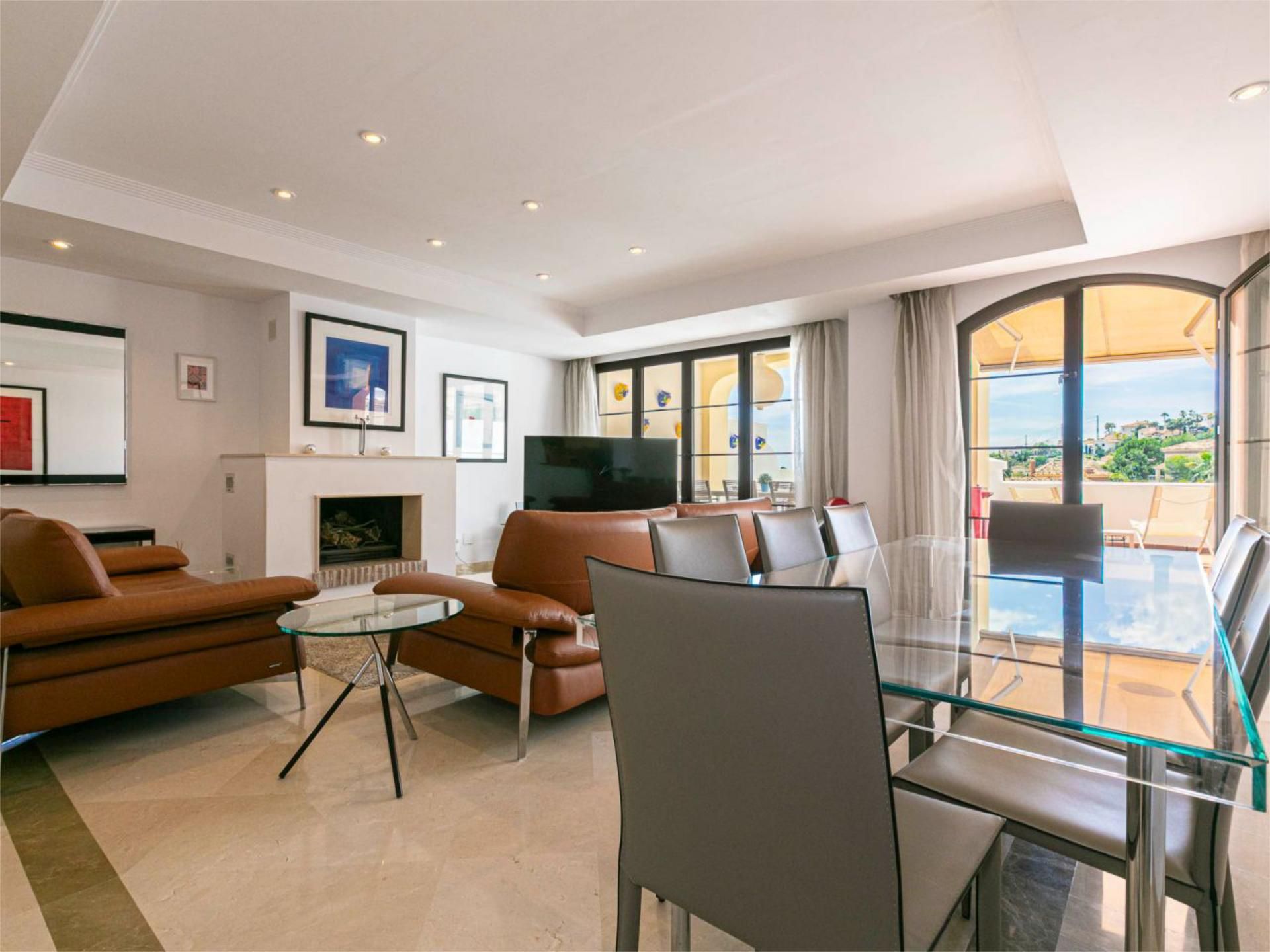 Living room of Flat for sale in Benahavís  with Air Conditioner, Heating and Terrace