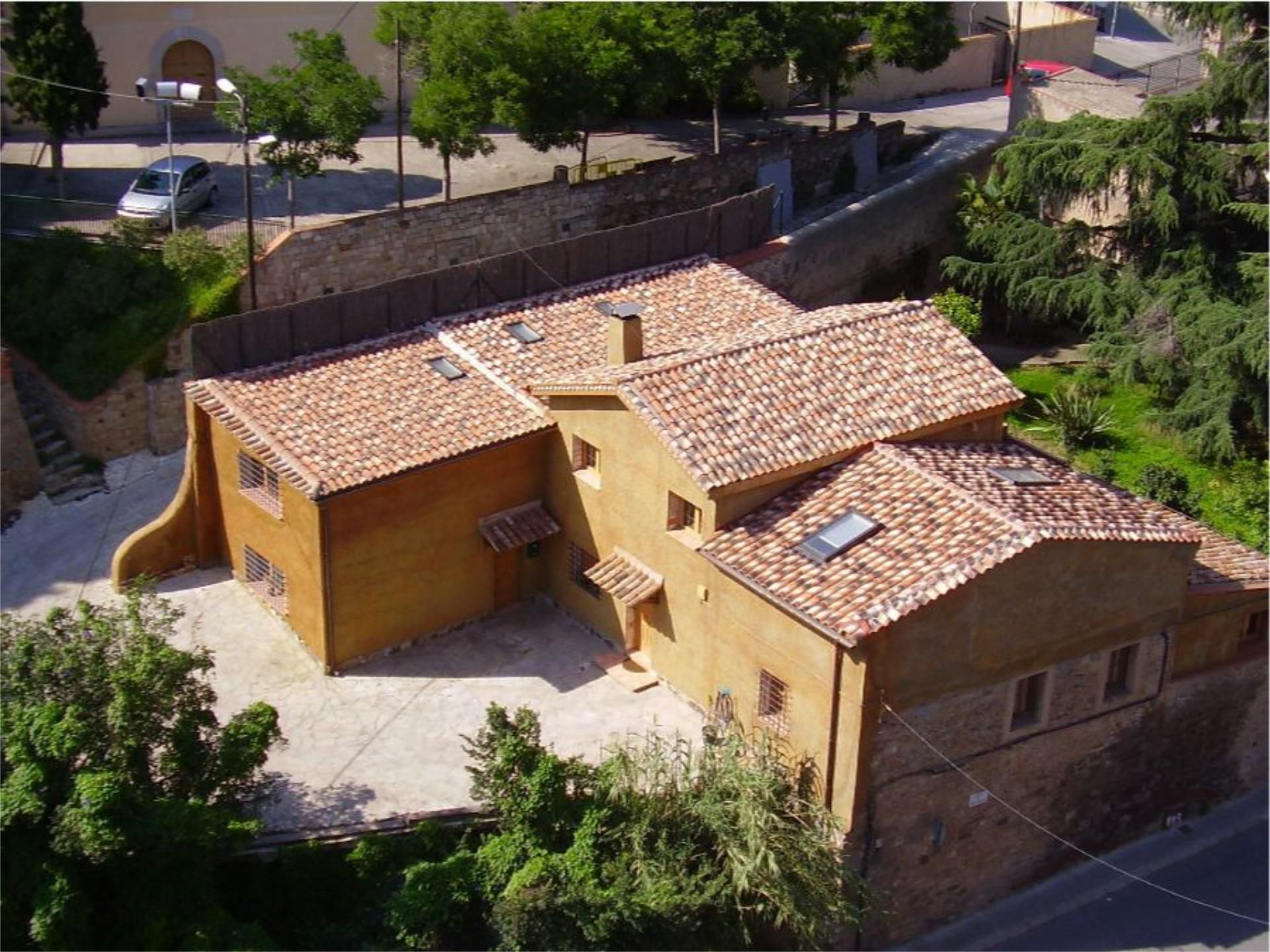 Vista exterior de Casa adosada de lloguer en  Barcelona Capital amb Calefacció, Jardí privat i Terrassa