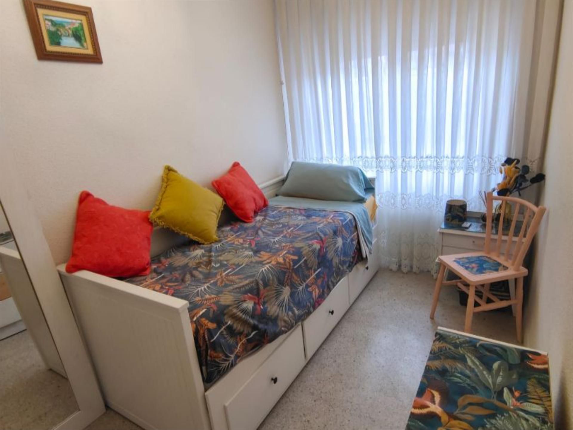 Bedroom of Flat to share in Salamanca Capital