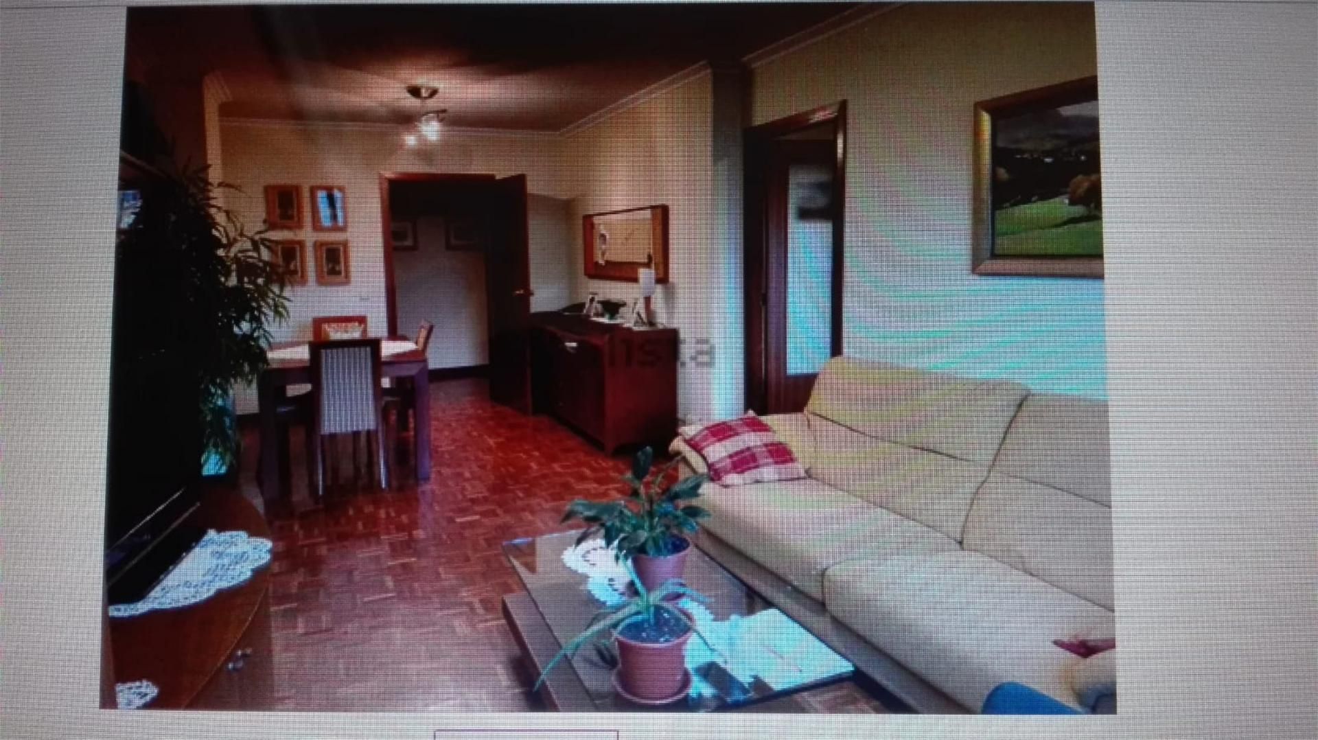 Living room of Flat to share in  Pamplona / Iruña  with Heating, Parquet flooring and Terrace