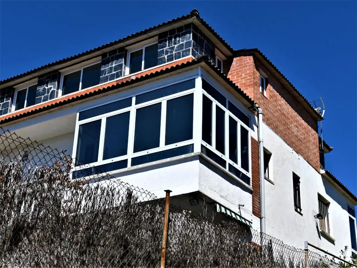 Piso en venta en Carrer de L'avet, 27, Lliçà d'Amunt Vista exterior de Piso en venta en Lliçà d'Amunt con Terraza, Piscina y Balcón