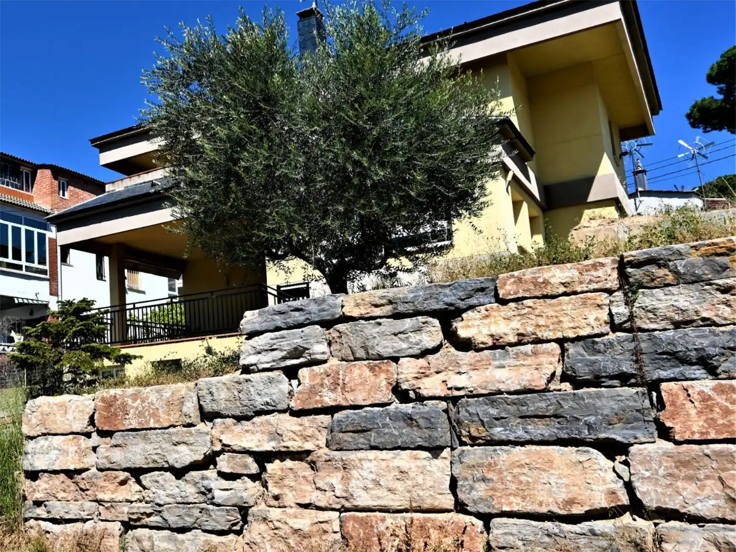 Piso en venta en Carrer de L'avet, 27, Lliçà d'Amunt Vista exterior de Piso en venta en Lliçà d'Amunt con Terraza, Piscina y Balcón