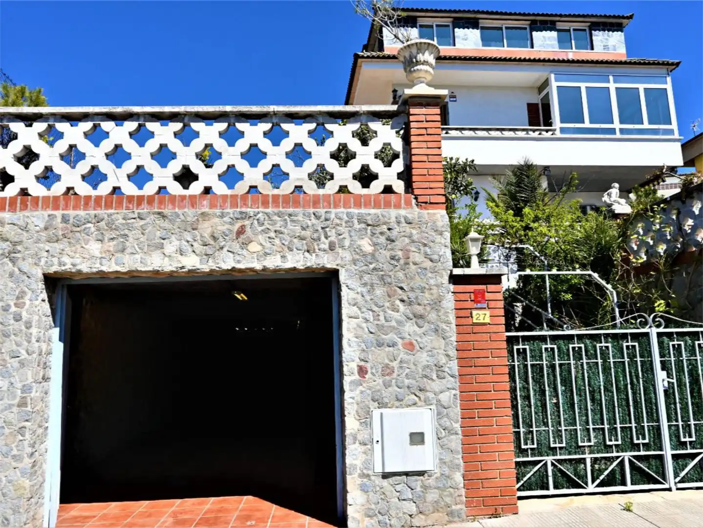 Piso en venta en Carrer de L'avet, 27, Lliçà d'Amunt Vista exterior de Piso en venta en Lliçà d'Amunt con Terraza, Piscina y Balcón