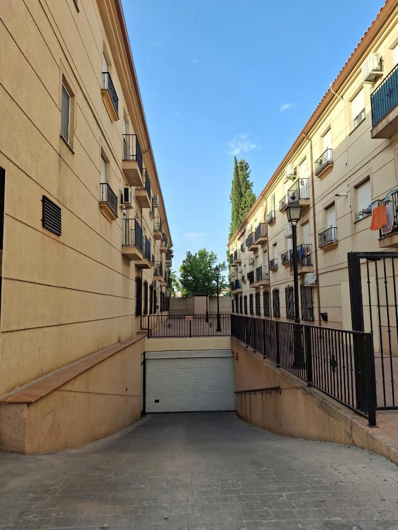 Exterior view of Garage to rent in Las Gabias