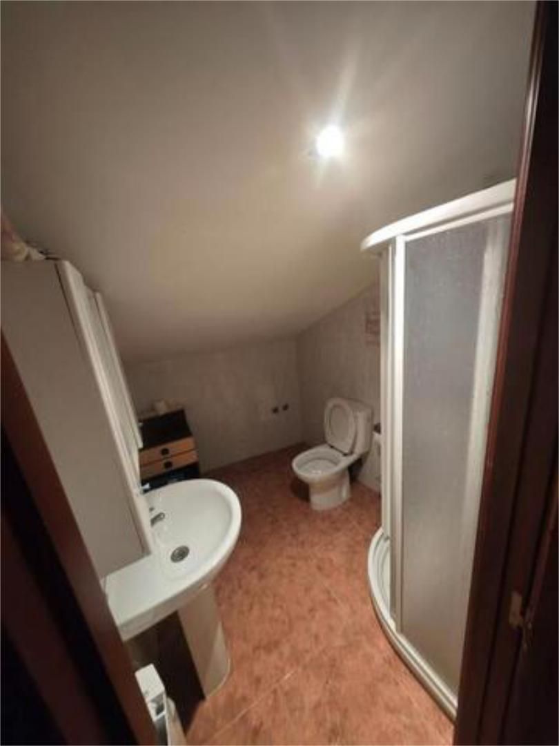 Baño de Casa o chalet de alquiler en A Peroxa  con Calefacción, Terraza y Trastero