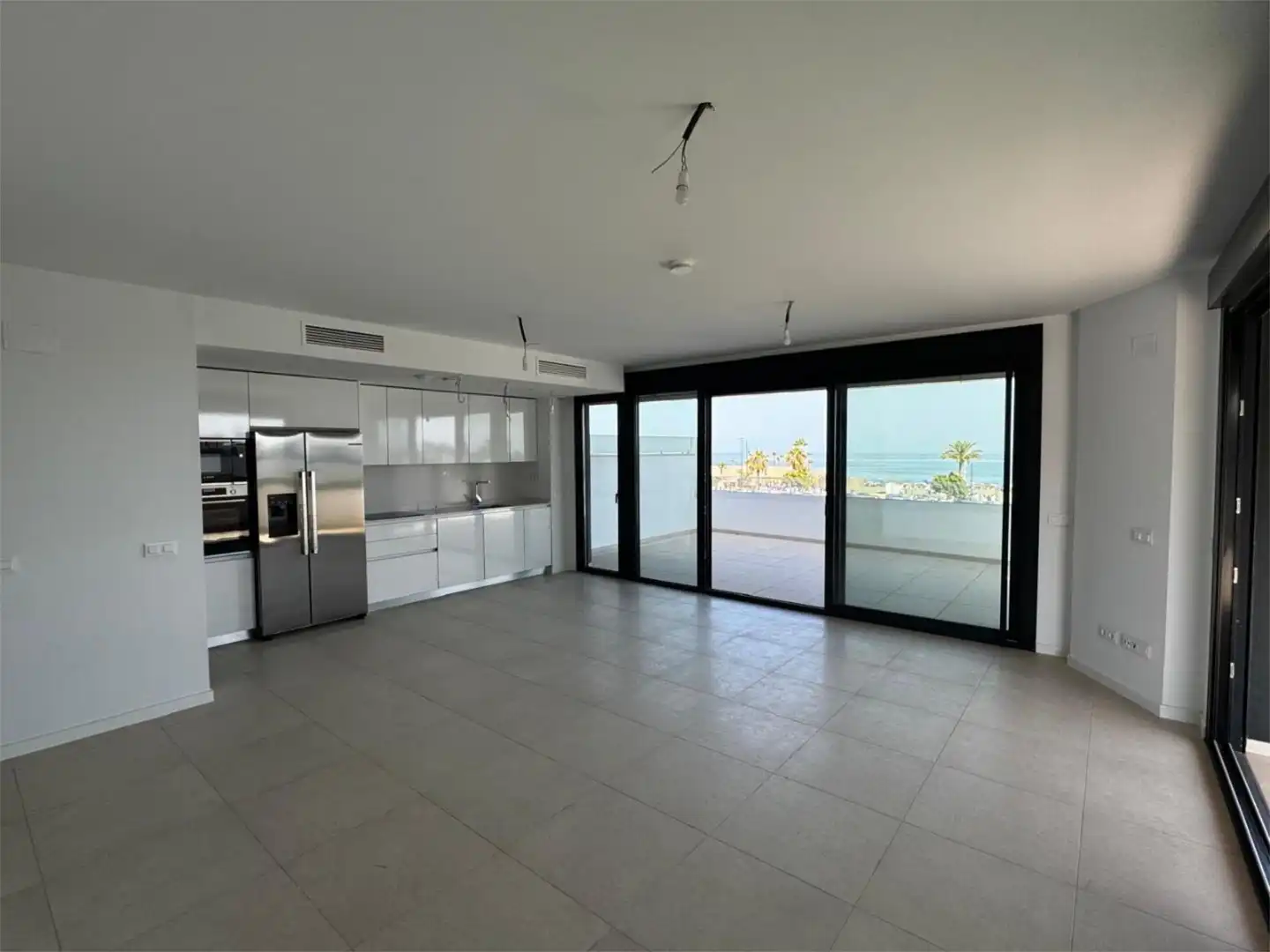 Wohnung zum Verkauf in Avenida Mar de Alborán, 10, Los Álamos Küche von Wohnung zum Verkauf in Torremolinos mit Klimaanlage, Terrasse und Schwimmbad