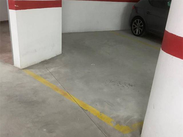 Garaje en Alquiler en Calle Atarazana, 3 en La Zubia Ciudad