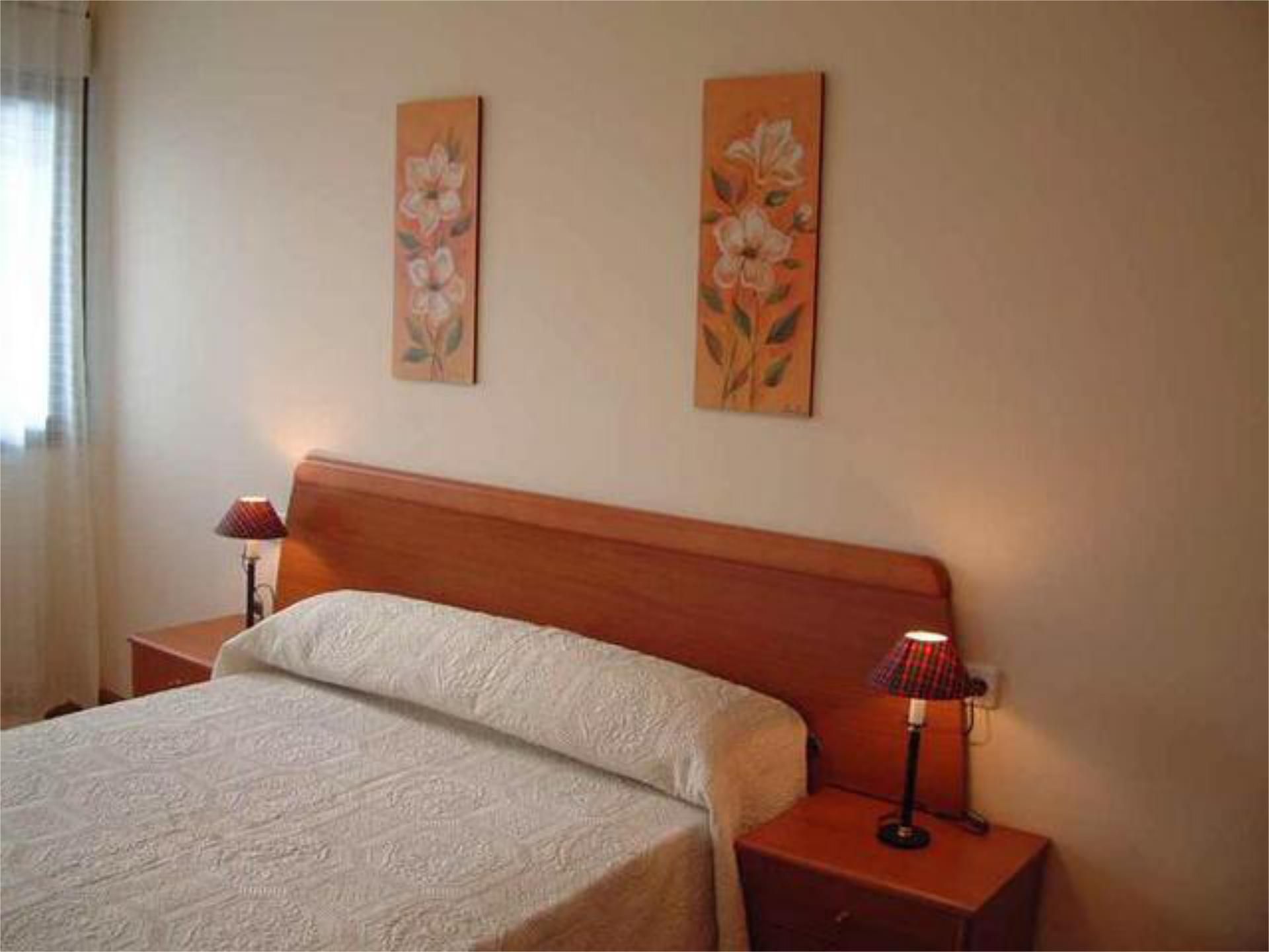 Dormitori de Apartament de lloguer en  Logroño amb Calefacció, Terrassa i Moblat