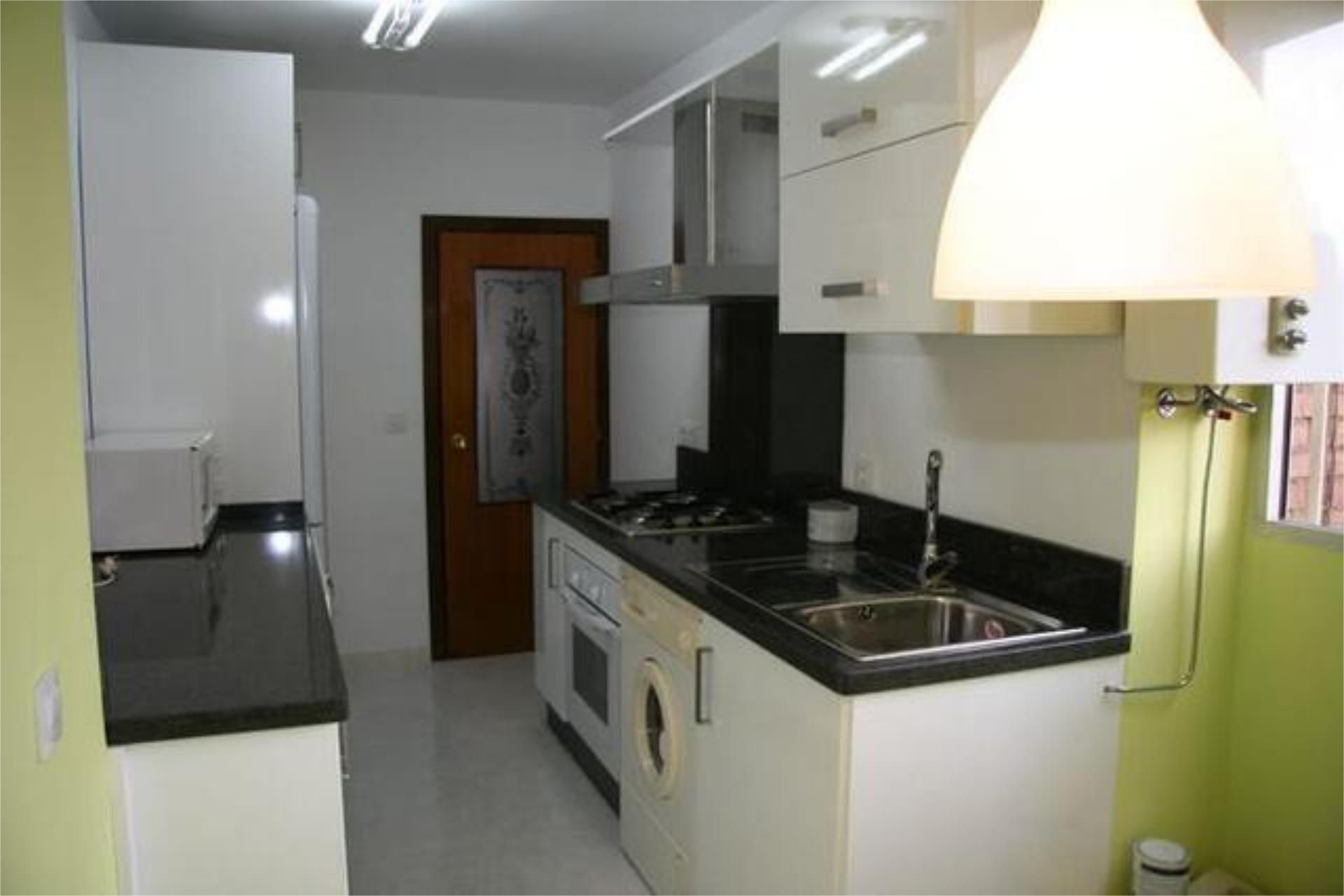 Kitchen of Study to share in  Córdoba Capital  with Terrace and Furnished