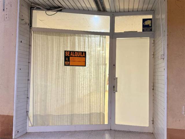Local comercial en Alquiler en Carrer Santiago Rossinyol, 6 en Almenar