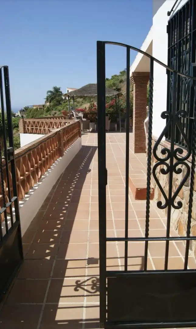Casa o chalet en venta en El Rescate - Río Seco Terraza de Casa o chalet en venta en Almuñécar con Terraza, Piscina y Balcón