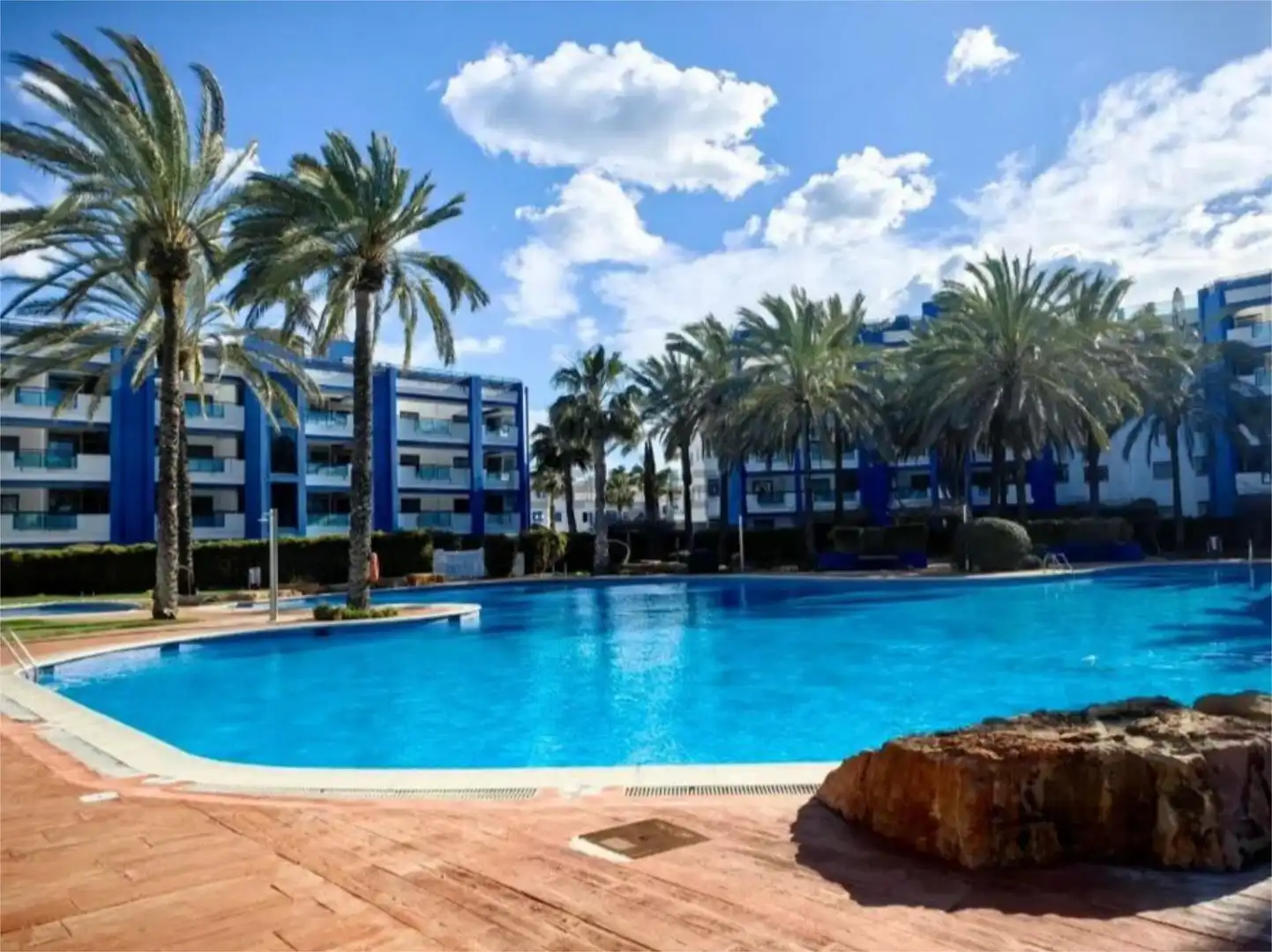 Wohnungen zur Miete in Carrer Marià Villangómez, 12, Santa Eulària Schwimmbecken von Wohnungen zur Miete in Santa Eulària des Riu mit Klimaanlage, Heizung und Privatgarten