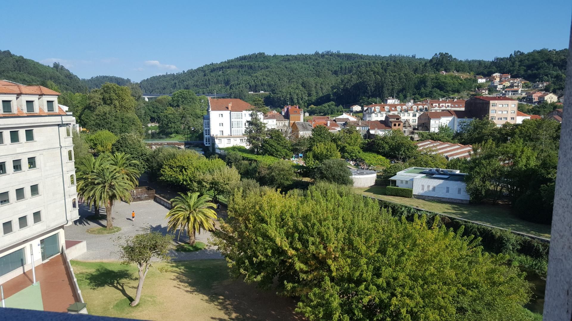 Vista exterior de Pis de lloguer en Caldas de Reis amb Calefacció, Parquet i Terrassa