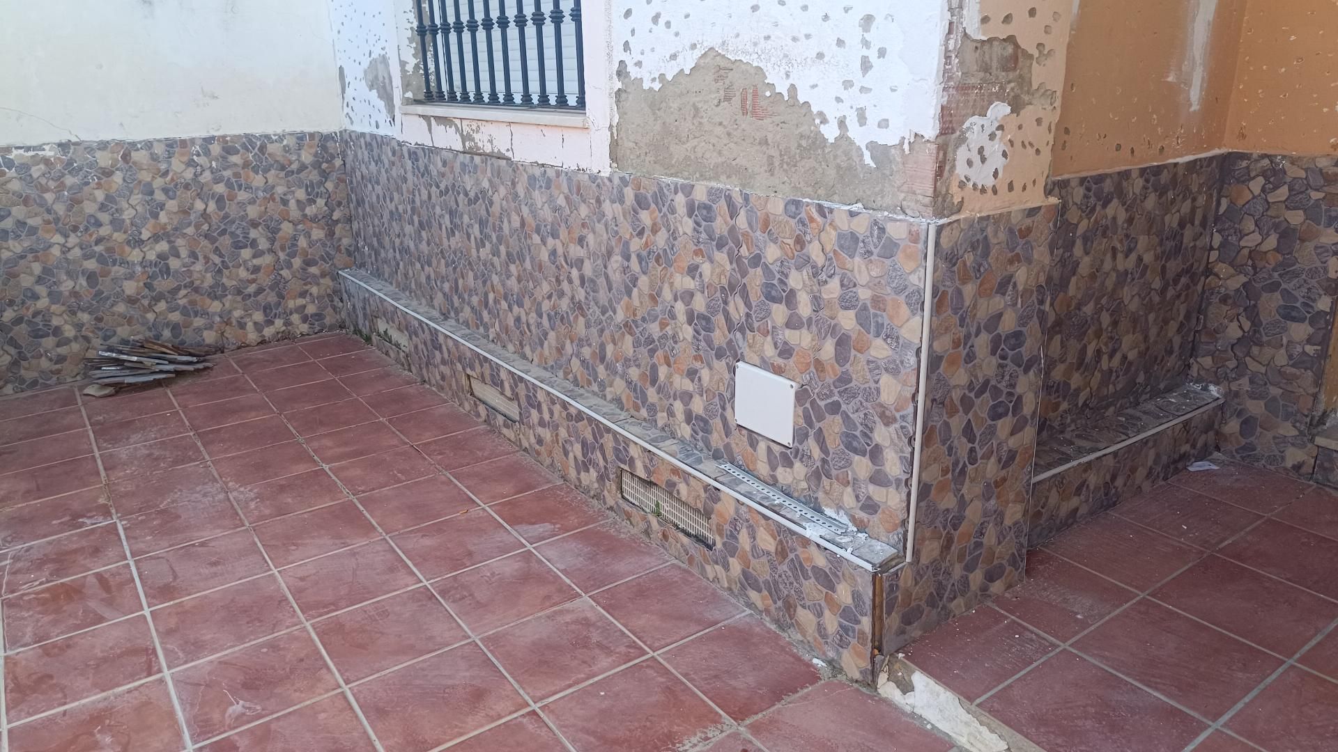 Cuina de Casa adosada en venda en Espartinas amb Aire condicionat