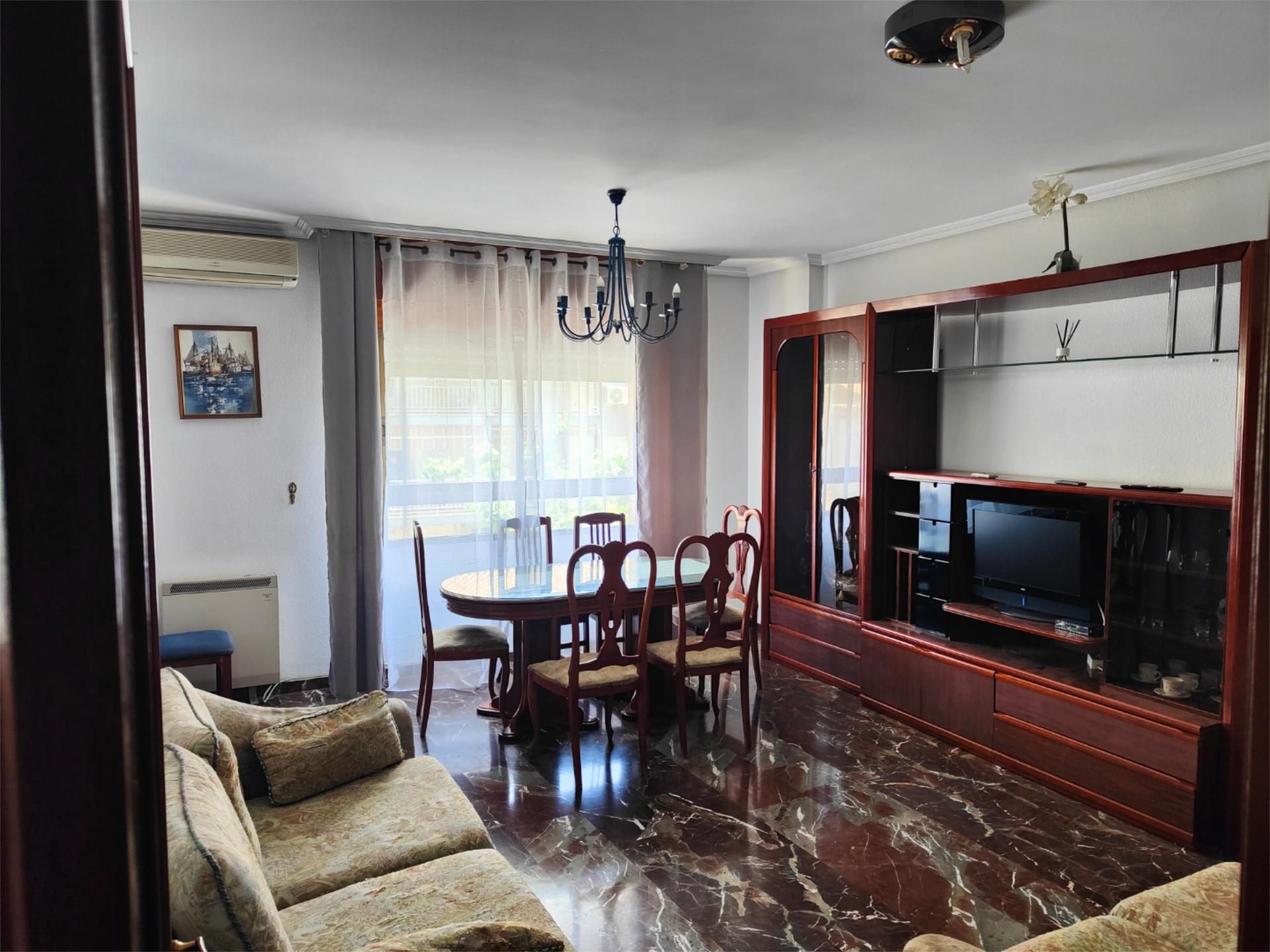 Living room of Flat to share in Martos  with Air Conditioner, Furnished and Oven