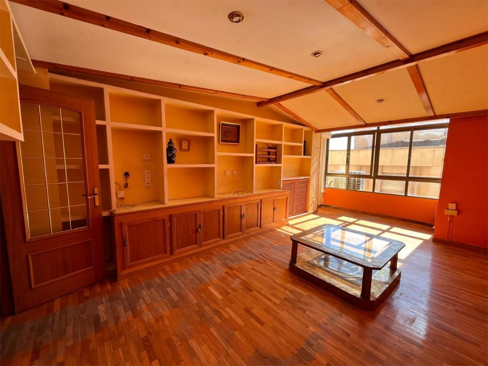 Living room of Flat for sale in  Albacete Capital  with Air Conditioner, Heating and Parquet flooring