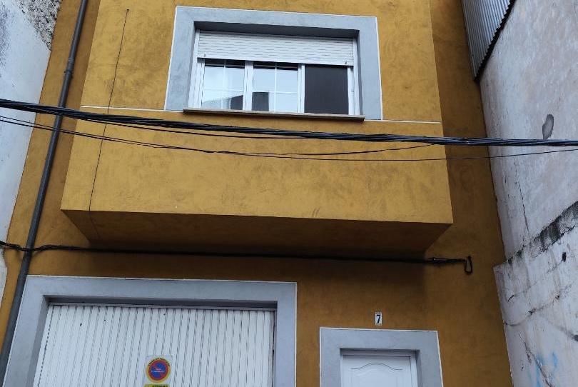 Single-family semi-detached for sale in Avenida de España, 7, Zona Sur - Av. de España - San Miguel, Cáceres - image 1 Photo 1 of Single-family semi-detached for sale in Avenida de España, 7, Zona Sur - Av. de España - San Miguel, Cáceres