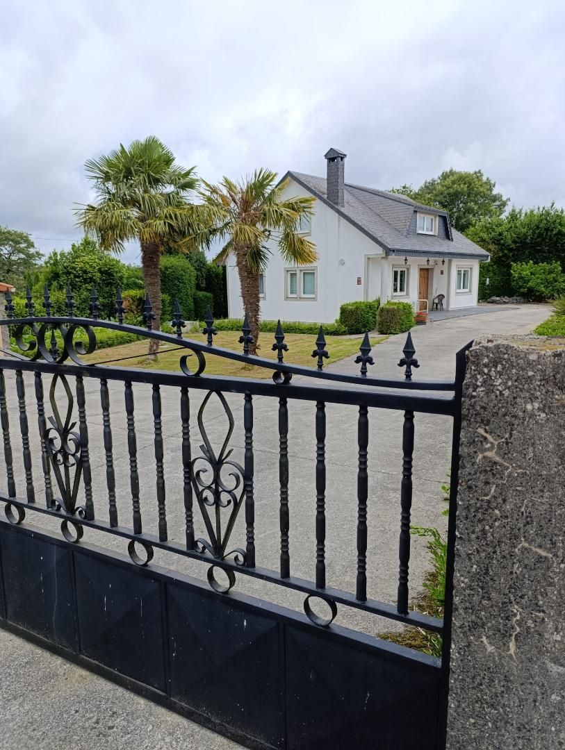 Exterior view of House or chalet for sale in Santa Comba  with Heating, Private garden and Parquet flooring