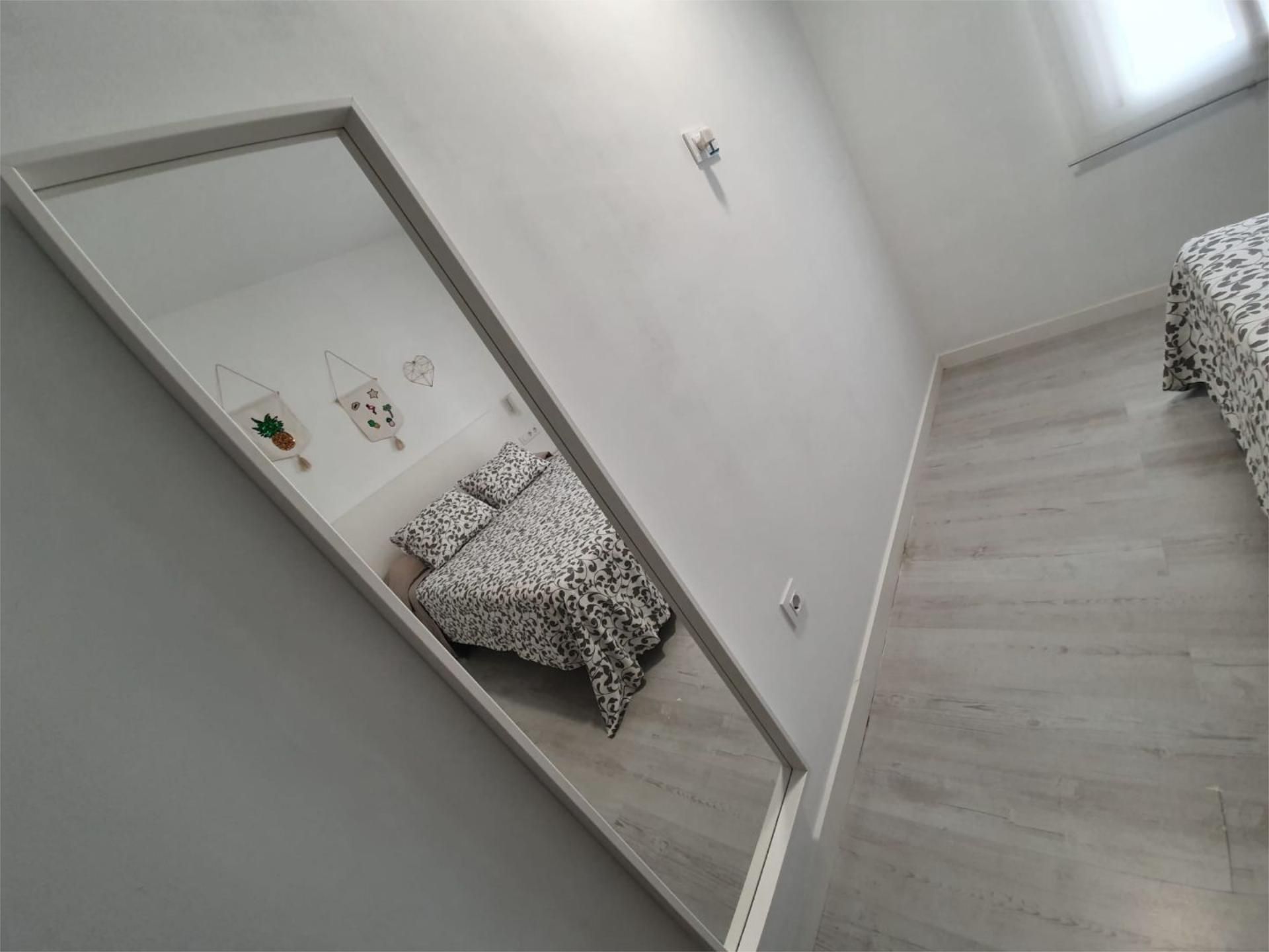 Apartment to rent in  Cádiz Capital  with Air Conditioner