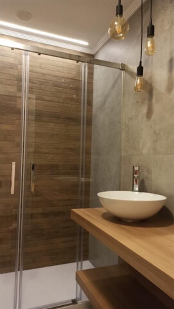 Bany de Apartament de lloguer en Ourense Capital 