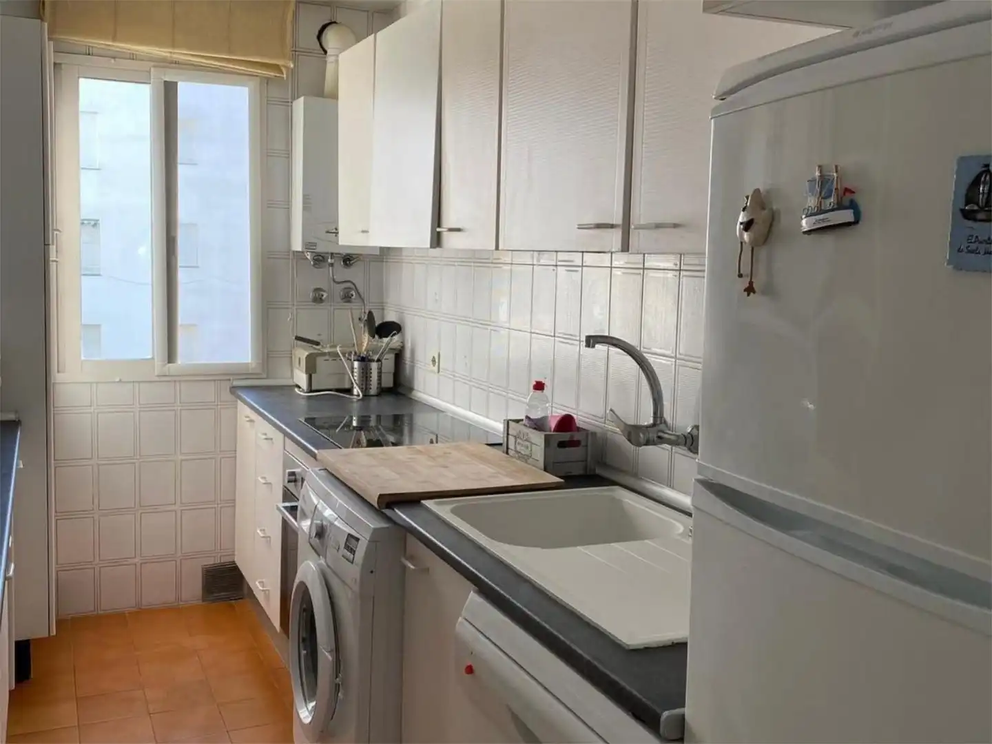 Flat for rent in Calle Ancora, 22, Las Redes Kitchen of Flat for rent in El Puerto de Santa María with Air Conditioner, Swimming Pool and Furnished