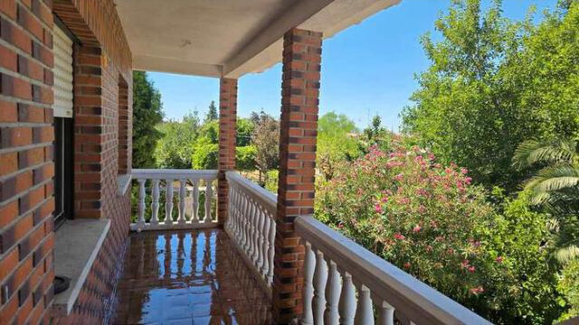 Exterior view of Single-family semi-detached for sale in Casarrubios del Monte