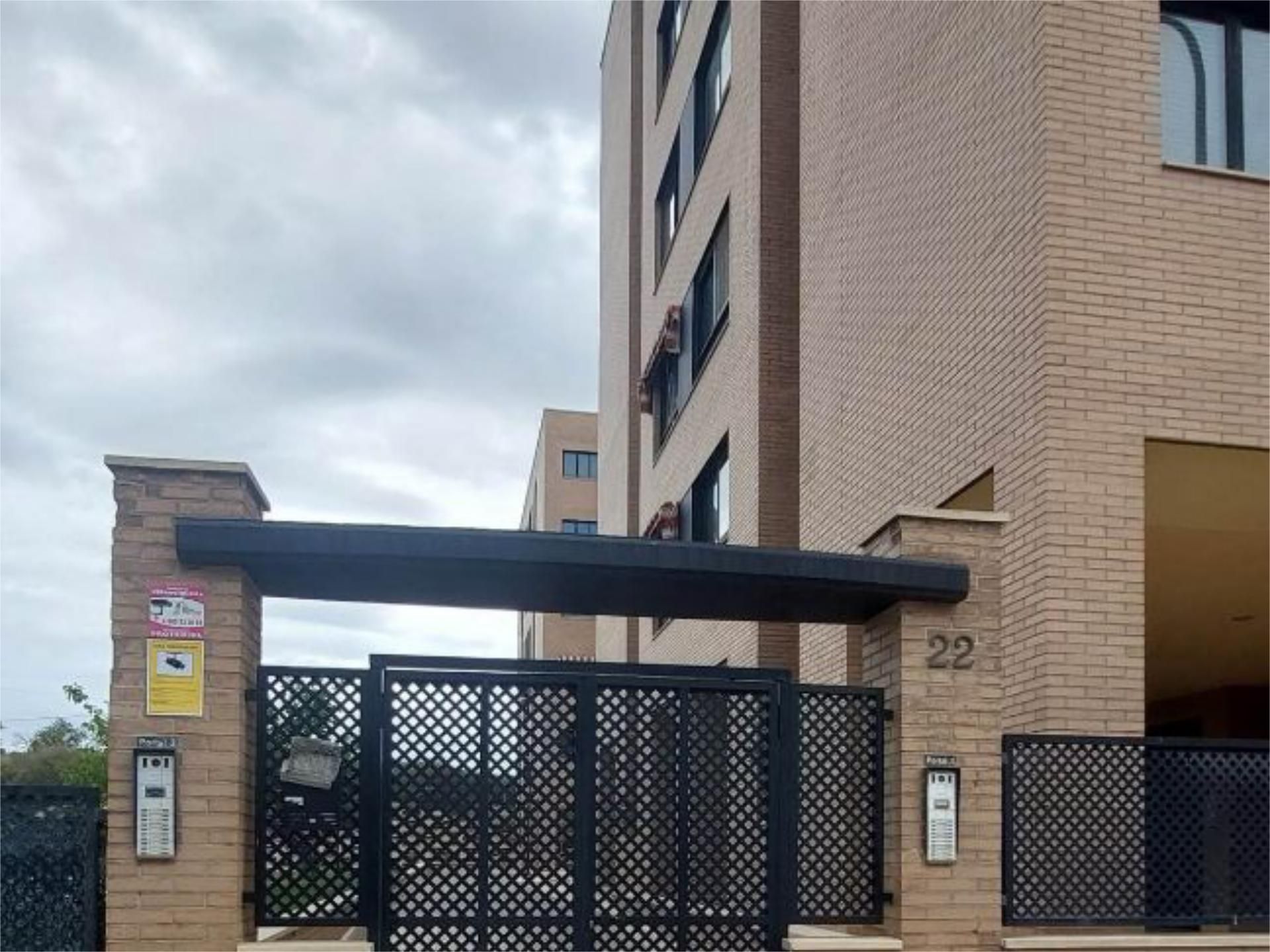 Exterior view of Flat to rent in Cuenca Capital  with Heating, Parquet flooring and Swimming Pool