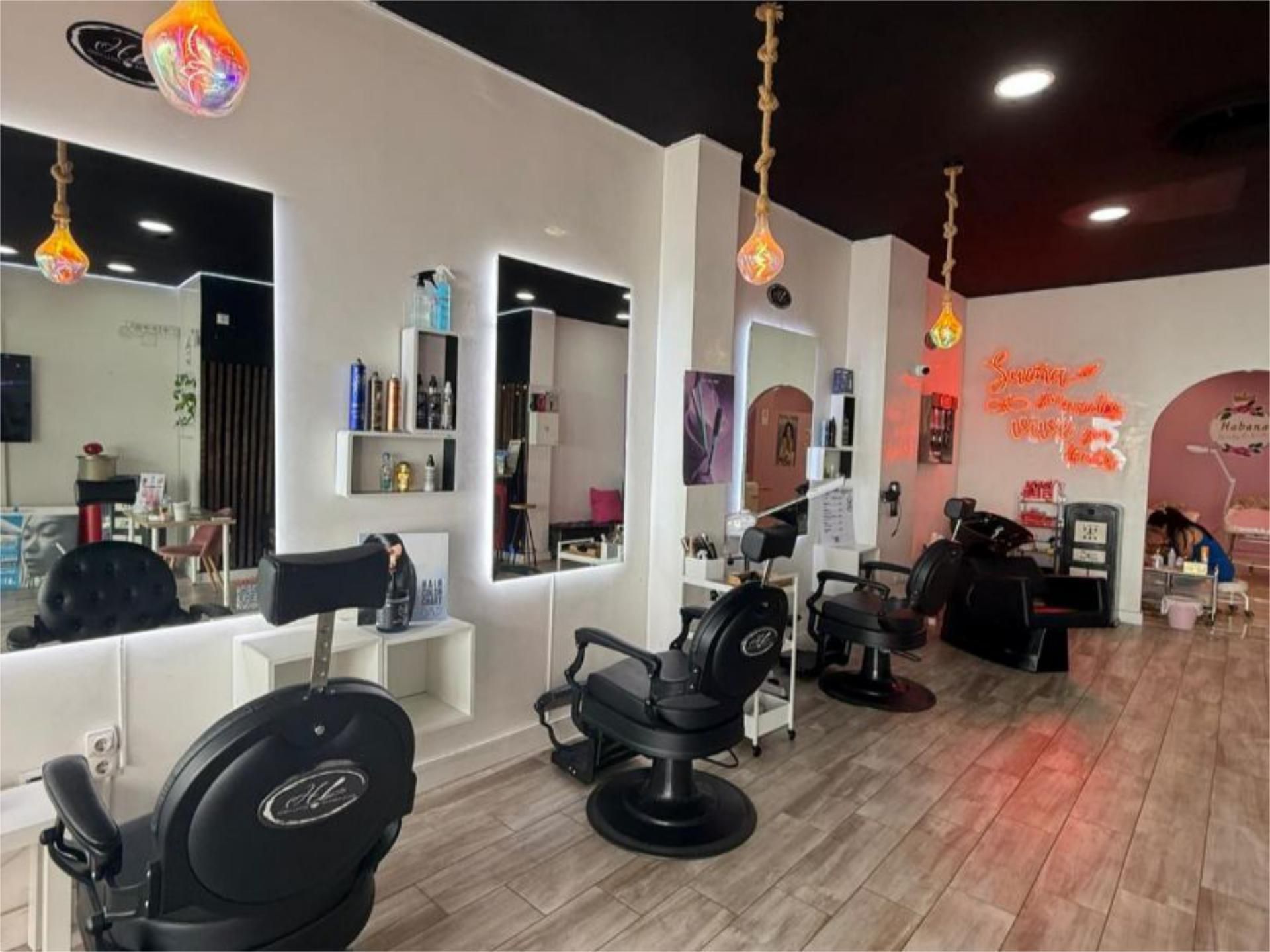 Premises for sale in Fuengirola  with Air Conditioner, Heating and Furnished