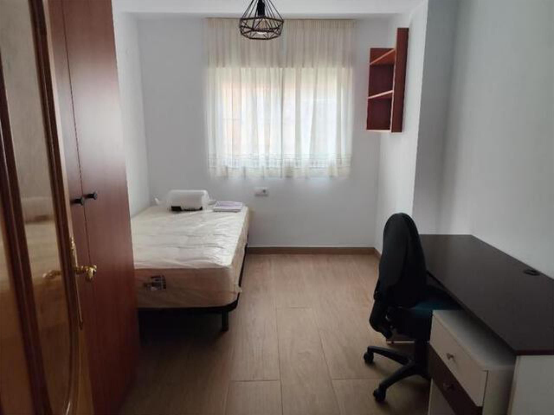 Bedroom of Flat to rent in  Granada Capital  with Terrace and Furnished