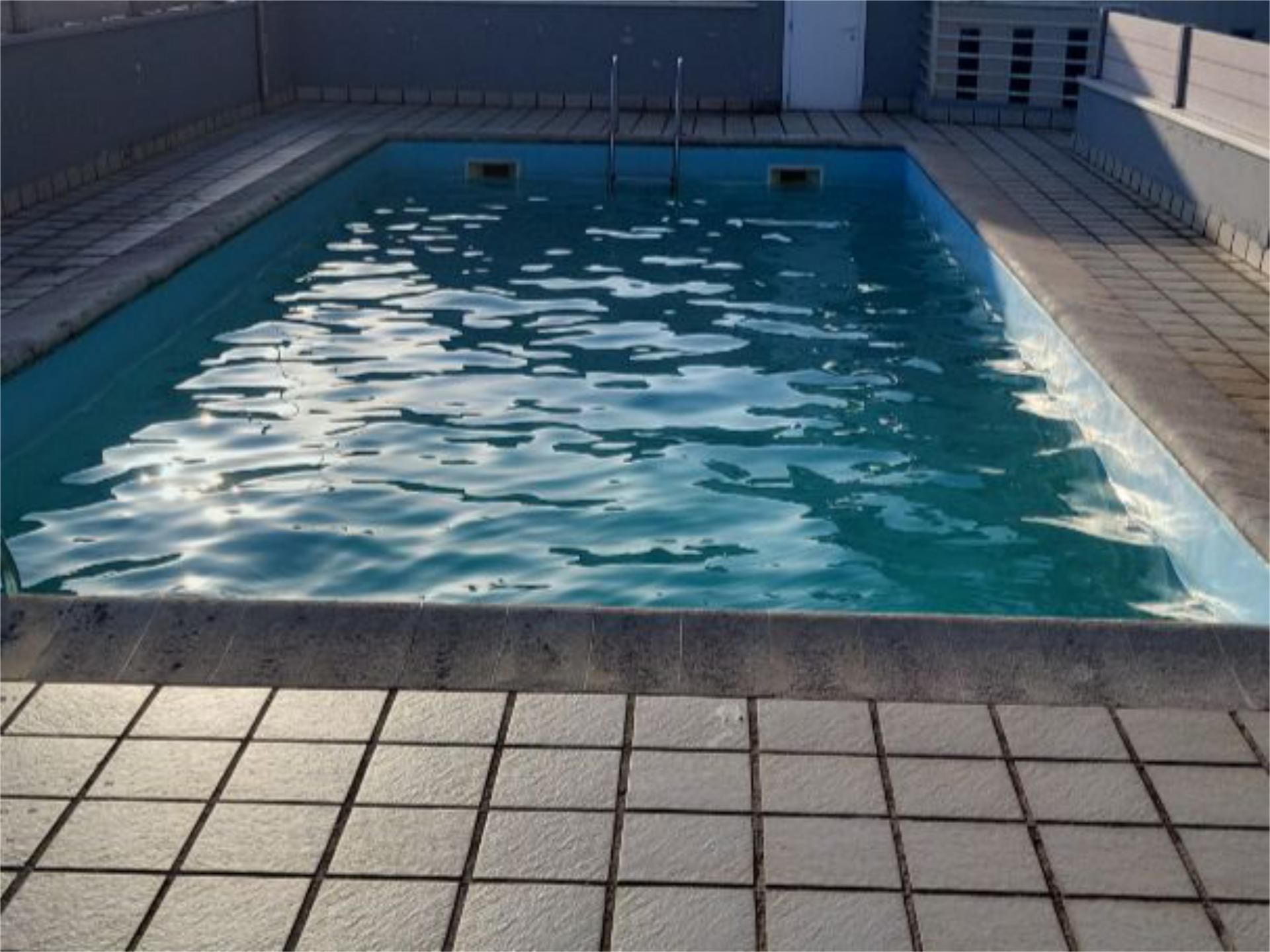 Piscina de Dúplex en venda en Vigo  amb Piscina