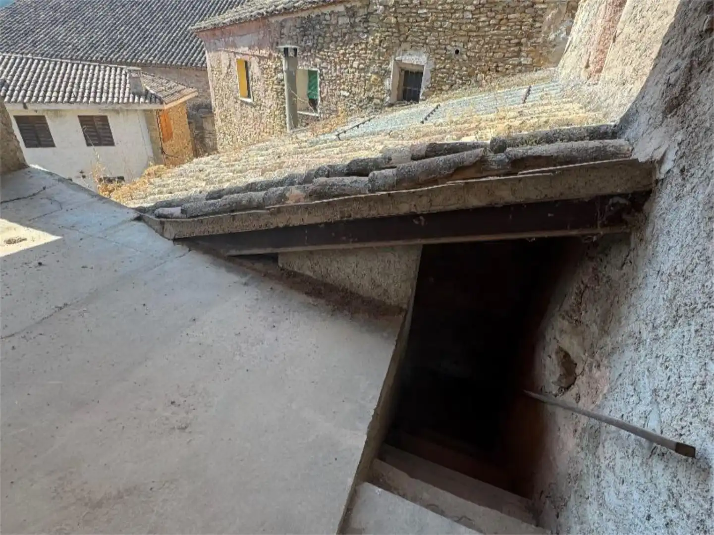 Casa adosada en venda a Carrer de L'hospital, 21, Àger Terrassa de Casa adosada en venda en Àger