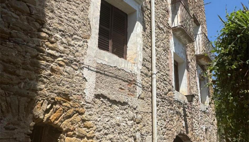 Single-family semi-detached for sale in Carrer de L'hospital, 21, Àger, Lleida - image 1 Photo 1 of Single-family semi-detached for sale in Carrer de L'hospital, 21, Àger, Lleida