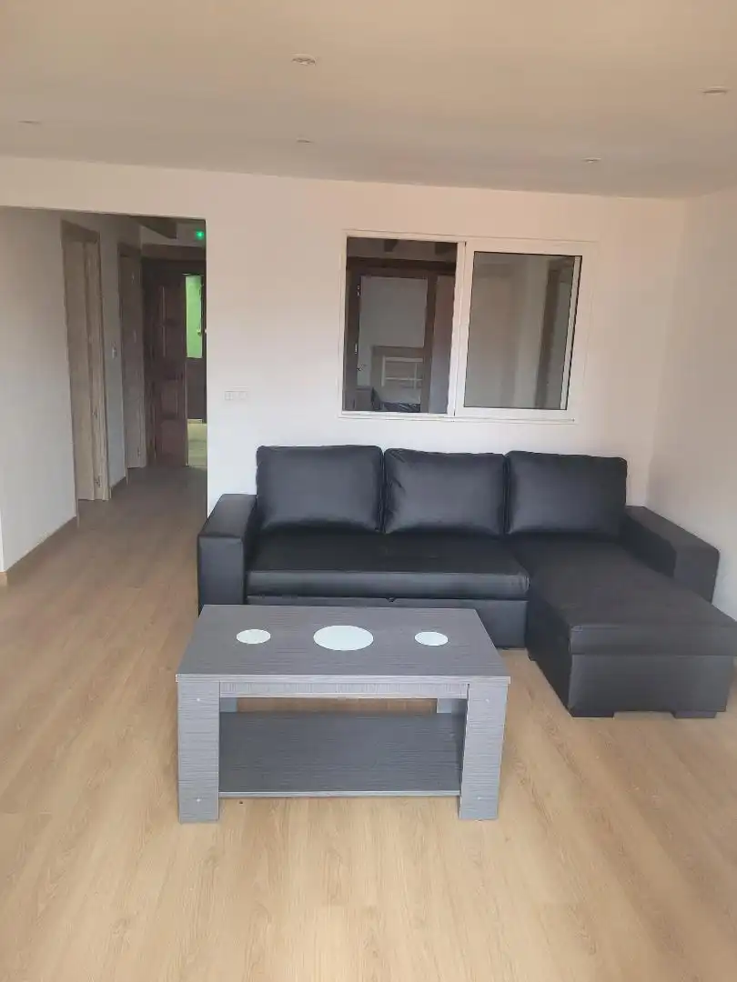 Wohnung zur Miete in Calle del Comercio, 7, Ribadesella Wohnzimmer von Wohnung zur Miete in Ribadesella mit Parkett, Möbliert und Ofen