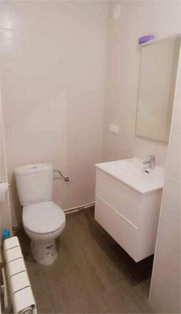 Bathroom of Flat to rent in Zamora Capital   with Heating, Terrace and Furnished