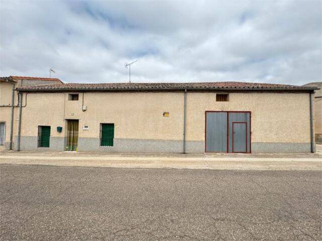 Casa-chalet en Venta en Fuentelapeña