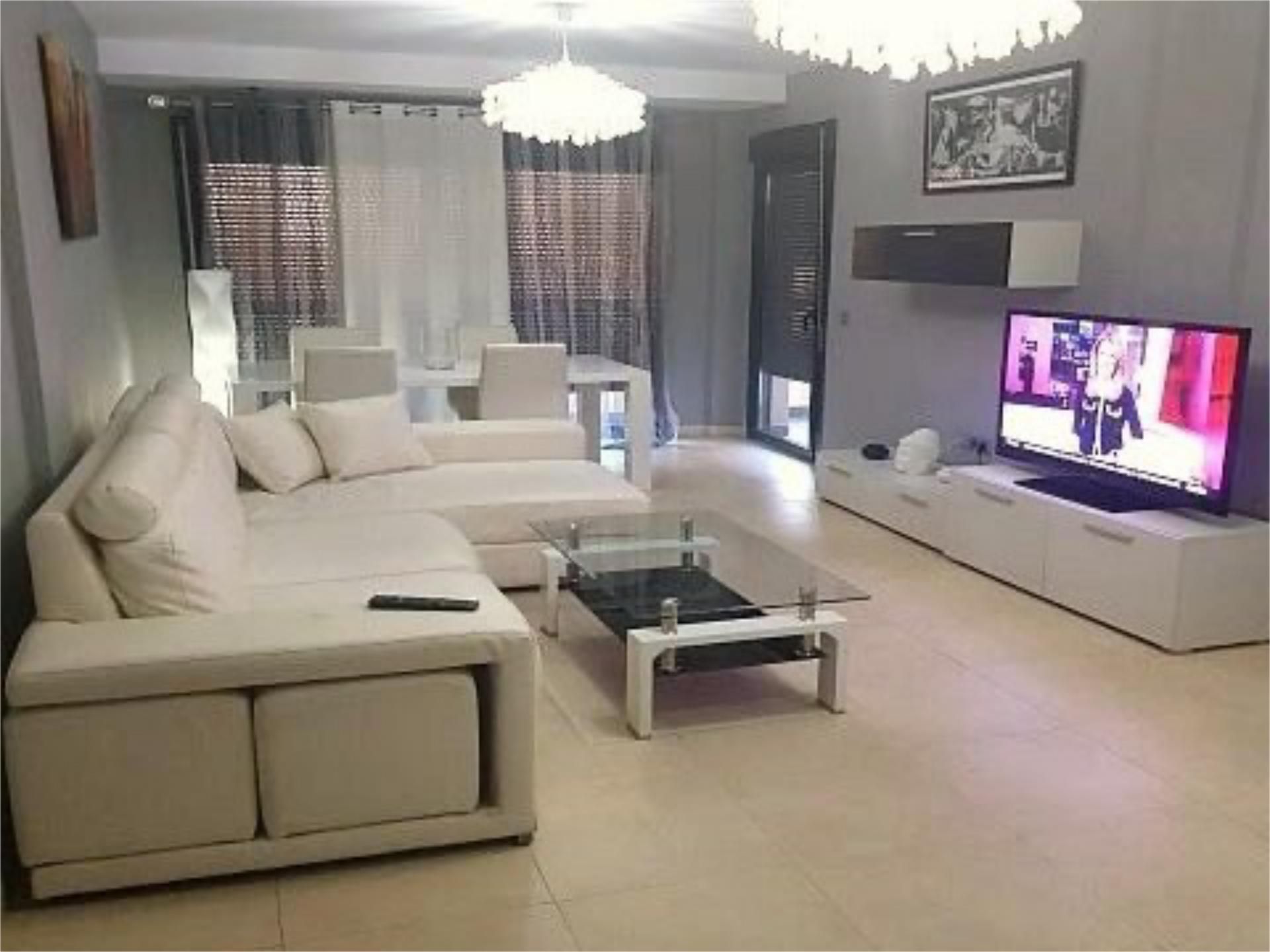 Sala d'estar de Pis en venda en Roquetas de Mar amb Aire condicionat, Terrassa i Balcó