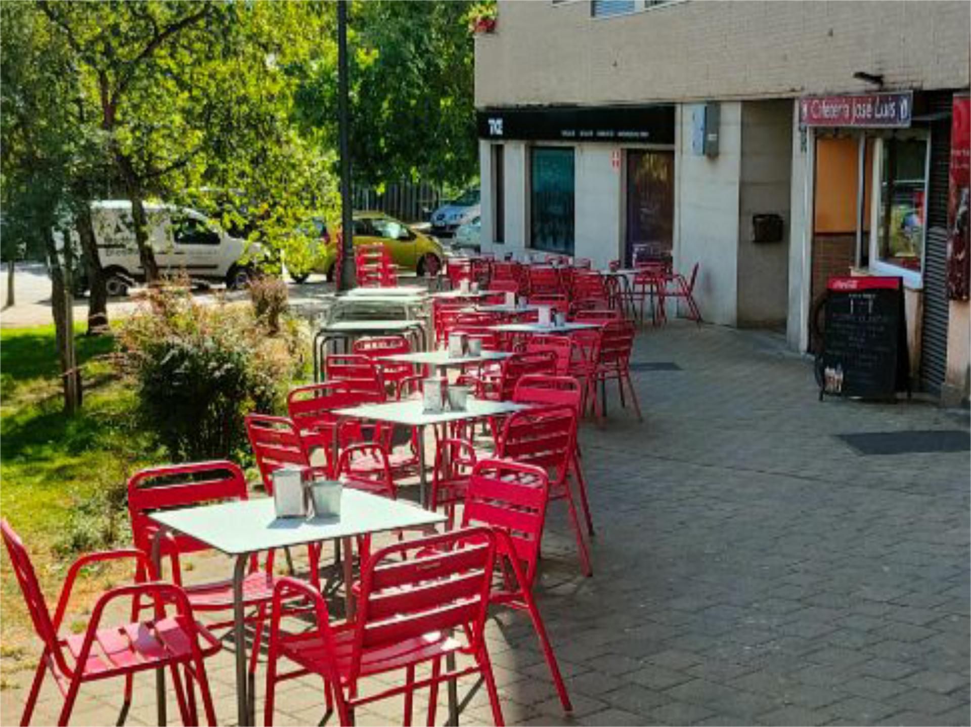 Terrassa de Local en venda en Cáceres Capital amb Aire condicionat, Calefacció i Moblat