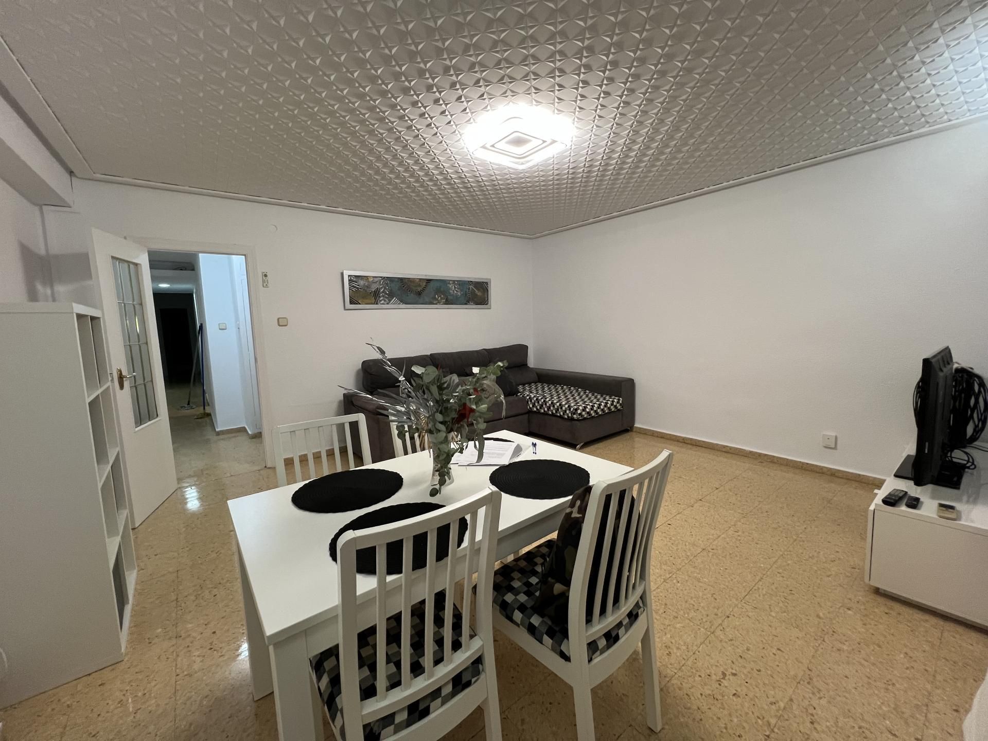 Sala d'estar de Pis de lloguer en Alfara del Patriarca amb Aire condicionat i Balcó