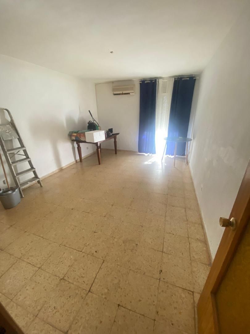 Flat for sale in Linares  with Air Conditioner