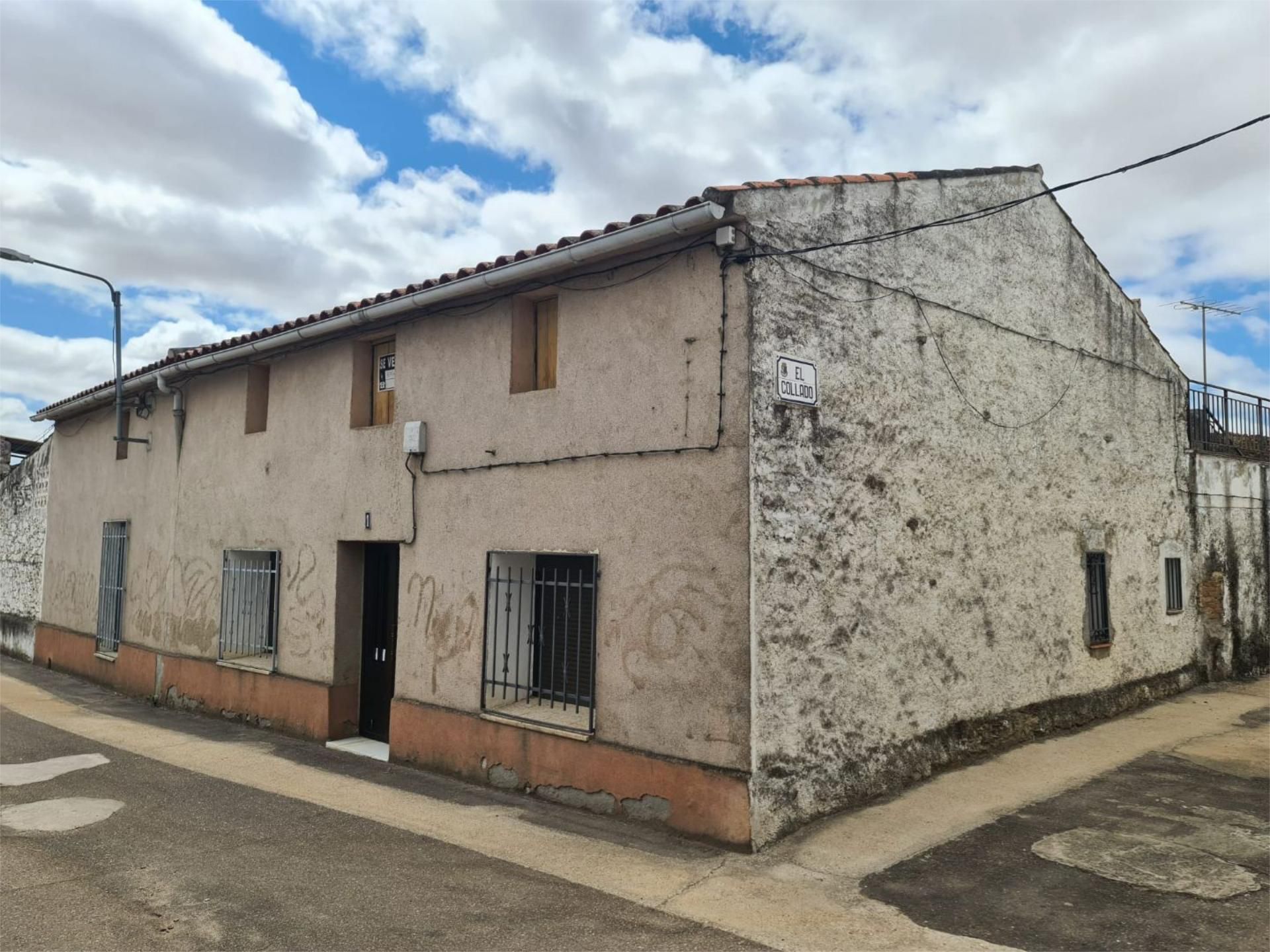 Exterior view of Single-family semi-detached for sale in Alcollarín