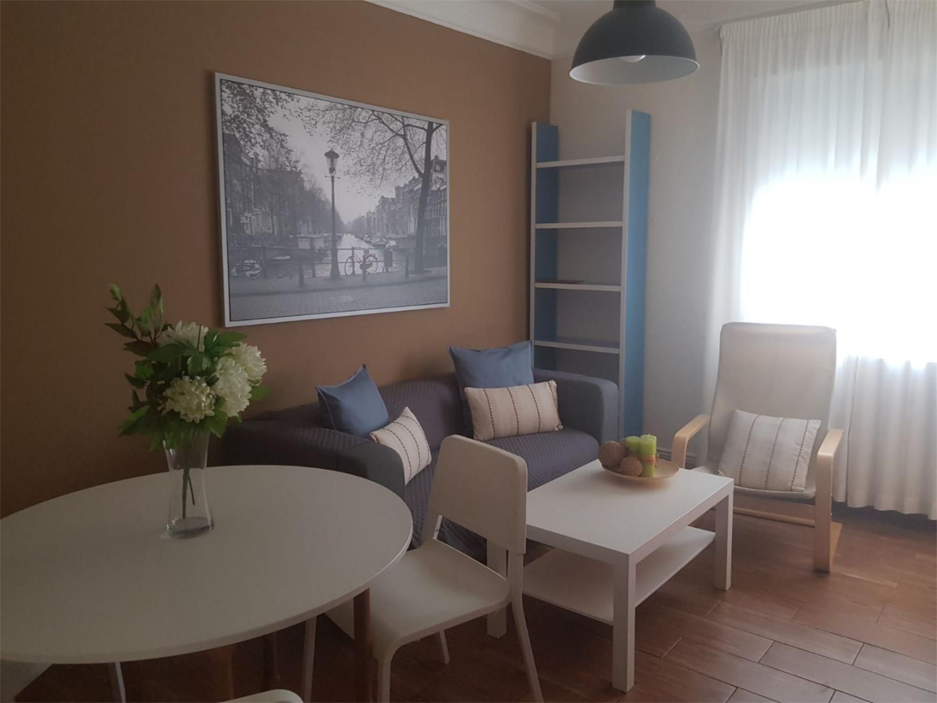 Sala d'estar de Pis per a compartir en  Zaragoza Capital amb Calefacció, Terrassa i Moblat