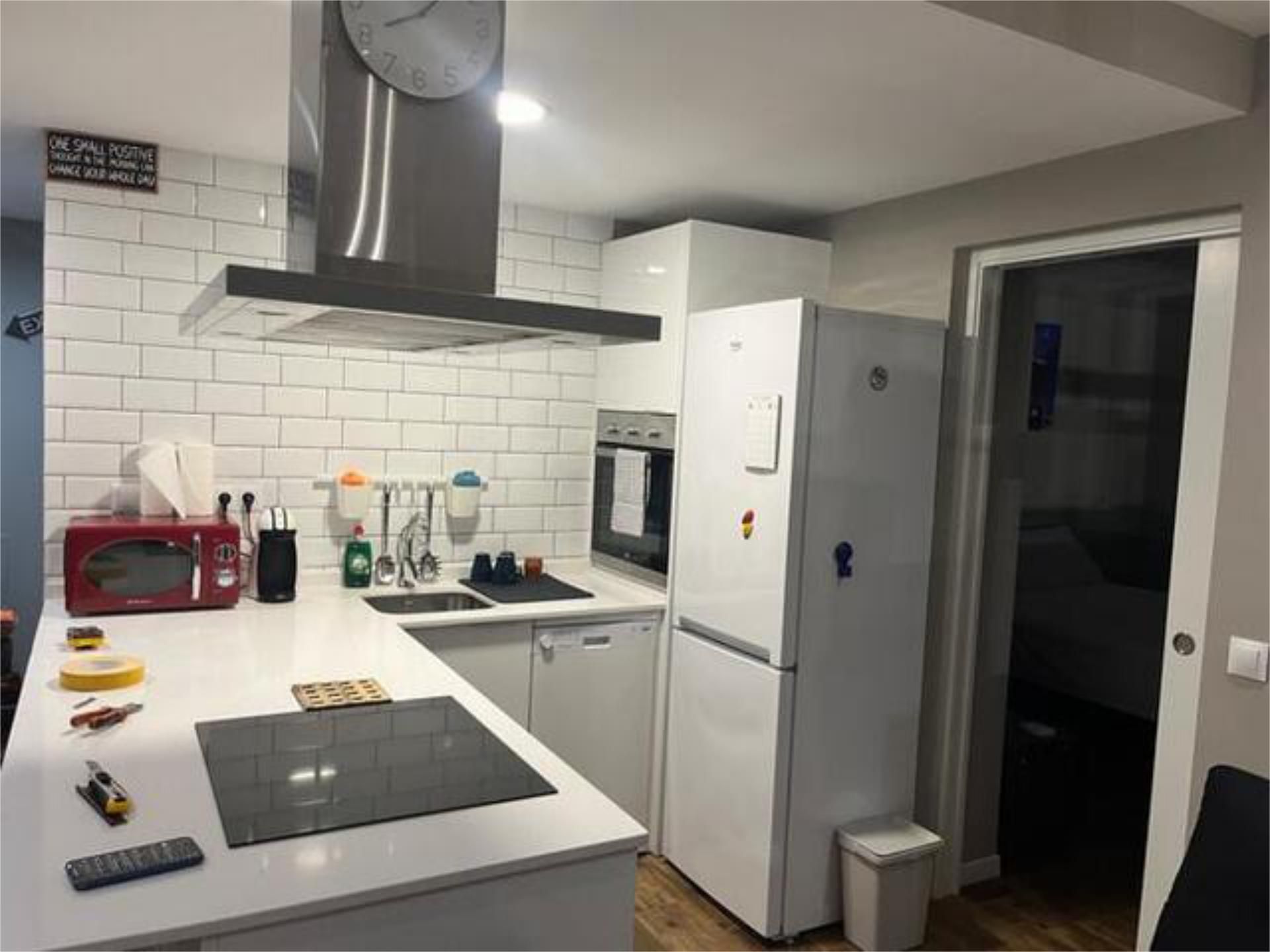 Cuina de Apartament de lloguer en Roquetas de Mar amb Calefacció i Moblat