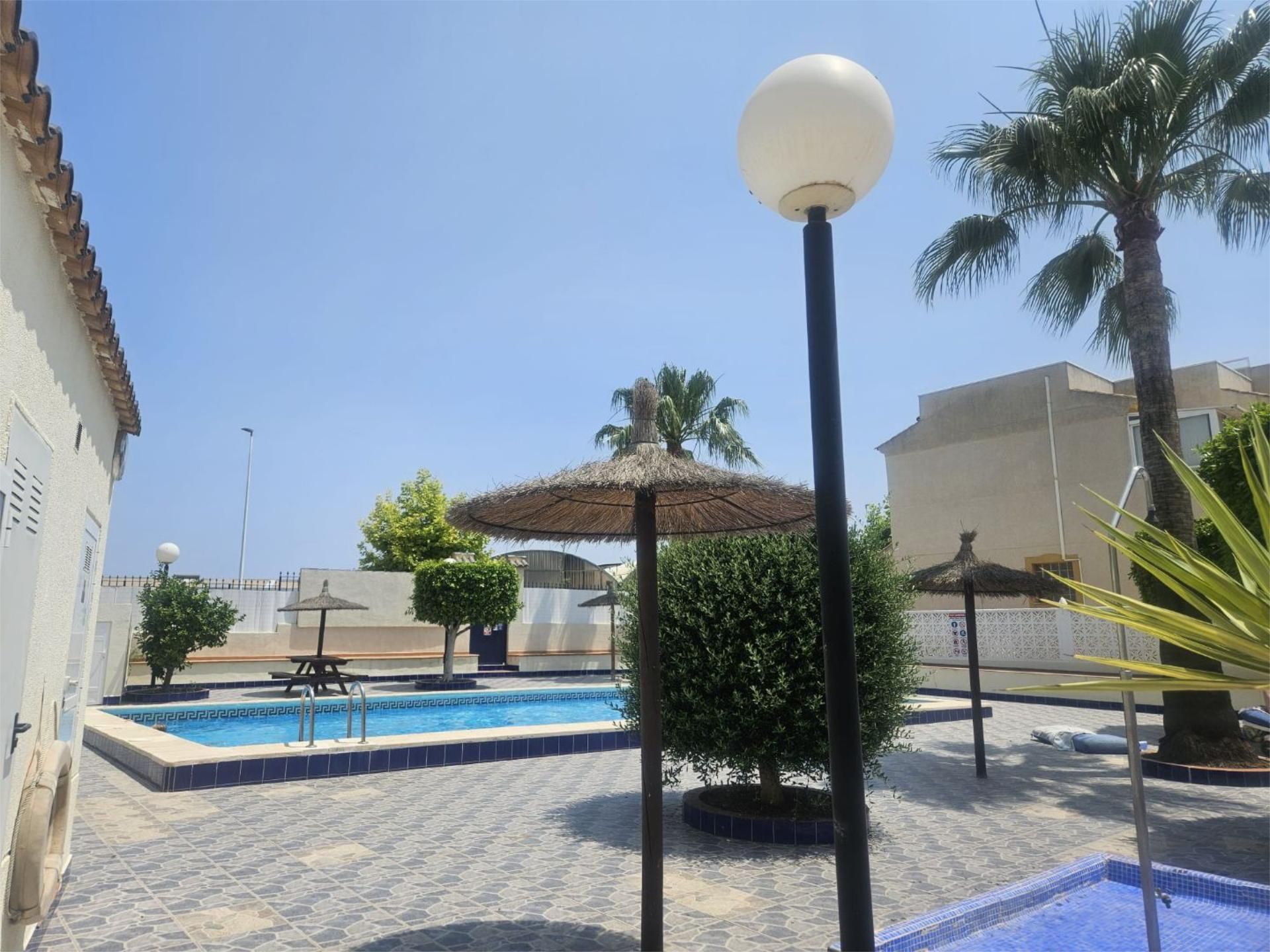 Piscina de Pis en venda en Torrevieja amb Aire condicionat, Terrassa i Piscina