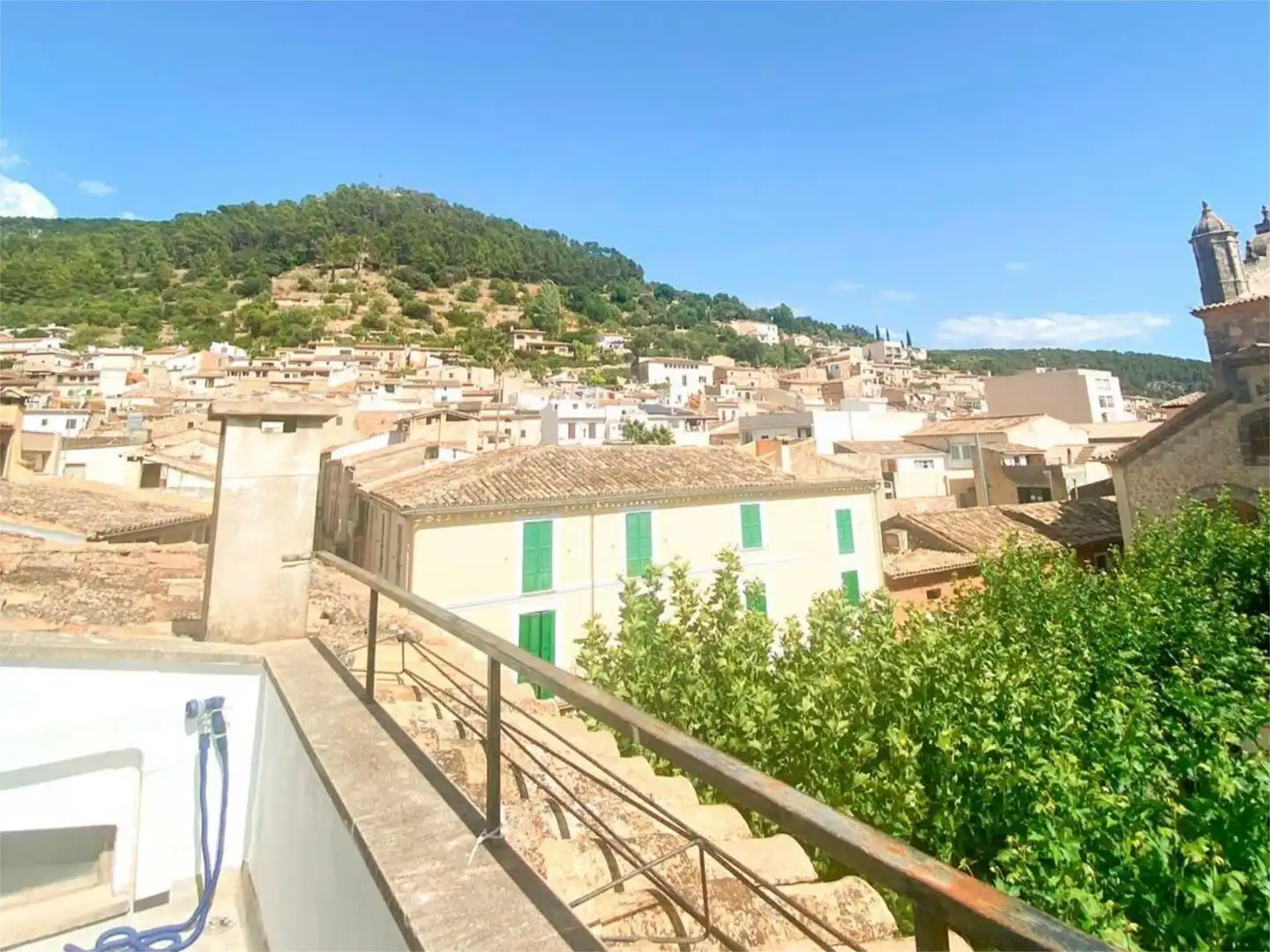 Àtic en venda a Carrer de Sant Mateu, 1, Bunyola Vista exterior de Àtic en venda en Bunyola amb Aire condicionat, Terrassa i Balcó
