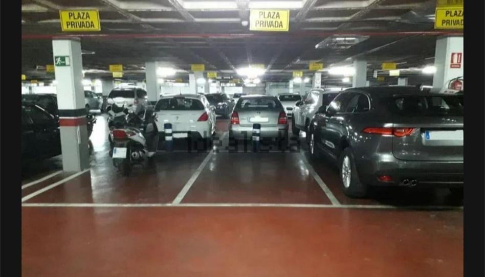 Foto 1 de Garatge de lloguer a Calle Castillo de Baños de la Encina, 17c, Bami - La Estrella, Sevilla