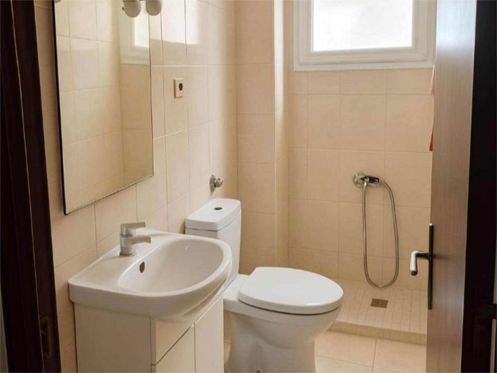 Bathroom of Flat for sale in Manresa  with Balcony