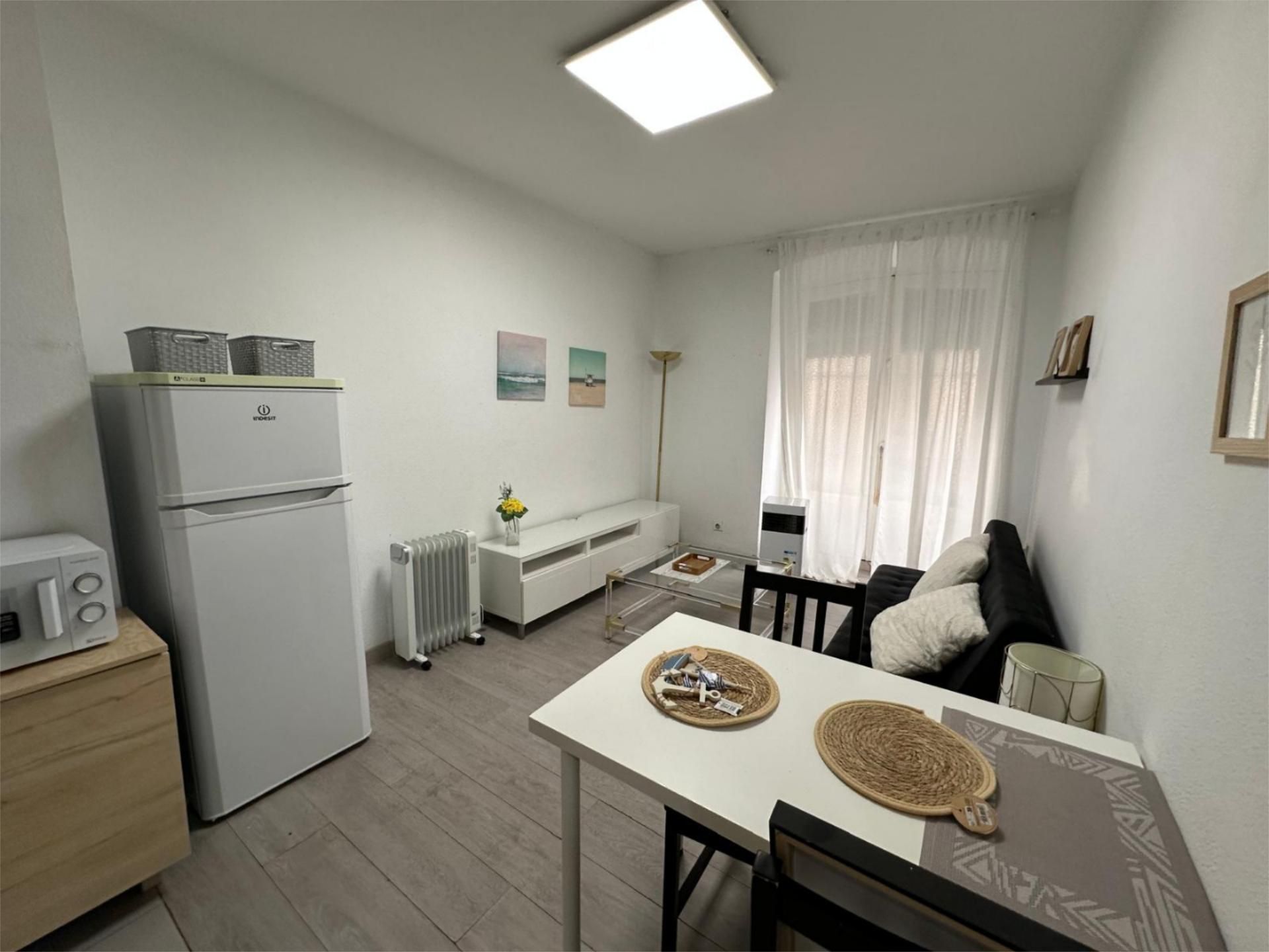 Sala de estar de Piso de alquiler en  Madrid Capital con Aire acondicionado, Calefacción y Amueblado