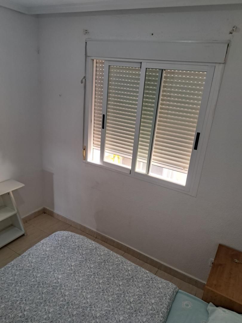Pis per a compartir a Plaza la Coruña, 585, Playa de San Juan Dormitori de Pis per a compartir en Alicante / Alacant